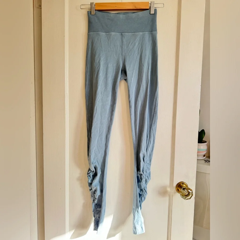 Lululemon Inner Glow Tight 28"
Washed Chambray - Picture 5 of 10